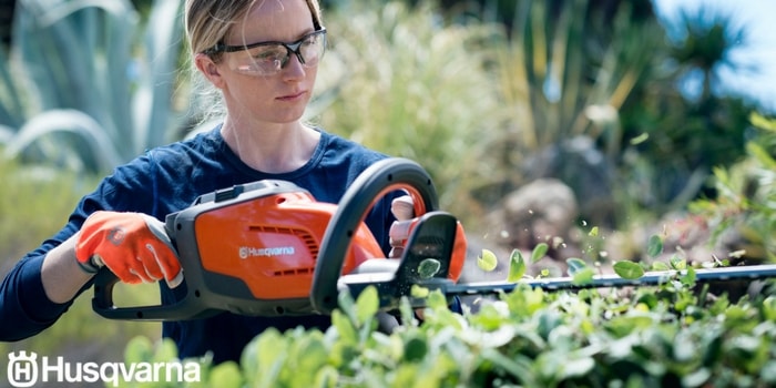 motosierra-batería-arbustos